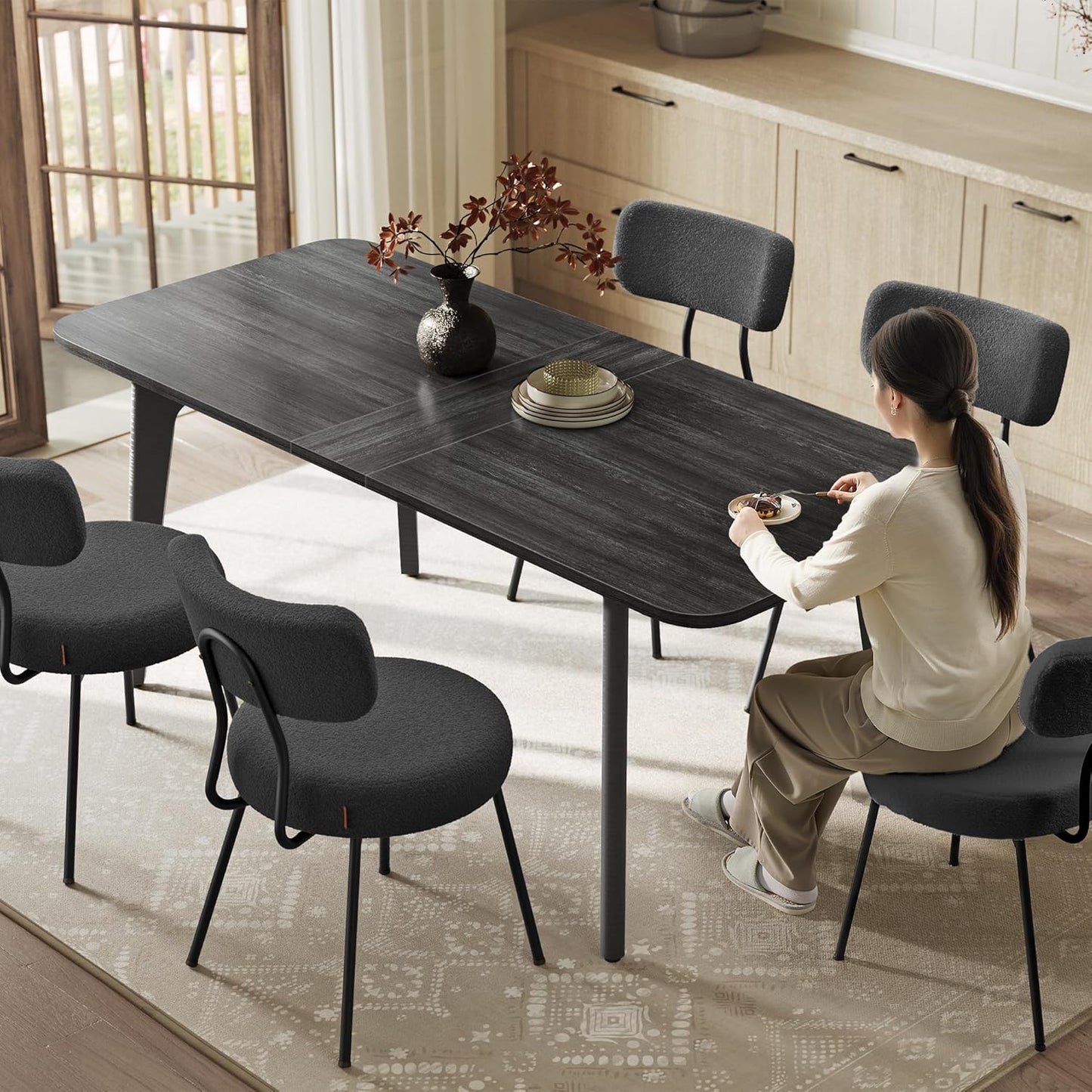 VASAGLE Dining Table for 4/6/8, Extendable Kitchen Table with Tapered Legs, Curved Transitions, for Dining Room, Kitchen, Home Office, Honey Brown UKDT090K01V1